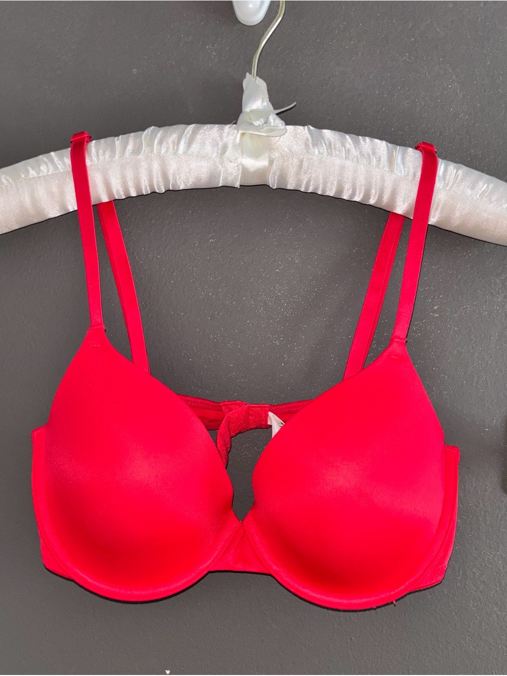 PINK Victoria's Secret RED T-Shirt Bra